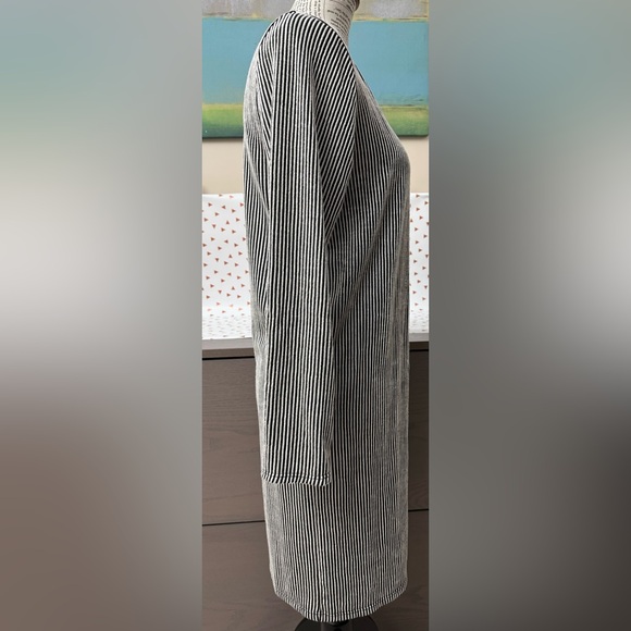 Caution To The Wind Black And White Stripe Stretch Open Robe Witch Costume L - Picture 2 of 6